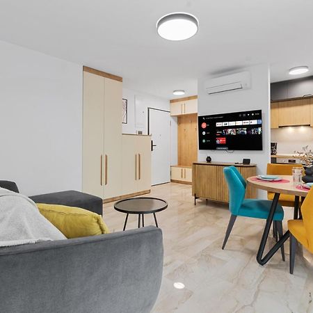 Apartament Opera Residence - Cismigiu, Eroilor, Free Private Parking Bukarest Exteriör bild