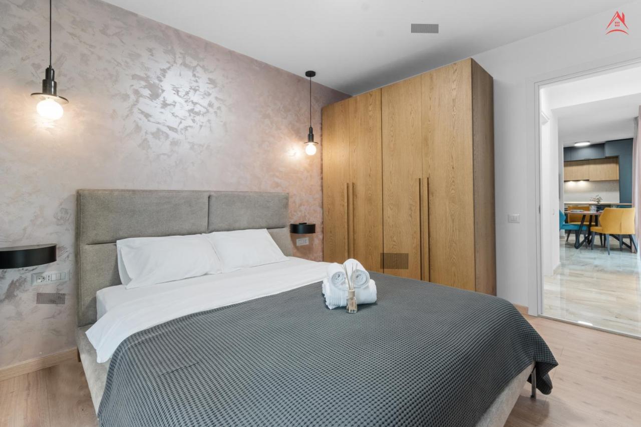 Apartament Opera Residence - Cismigiu, Eroilor, Free Private Parking Bukarest Exteriör bild