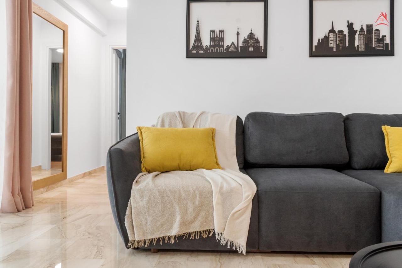 Apartament Opera Residence - Cismigiu, Eroilor, Free Private Parking Bukarest Exteriör bild
